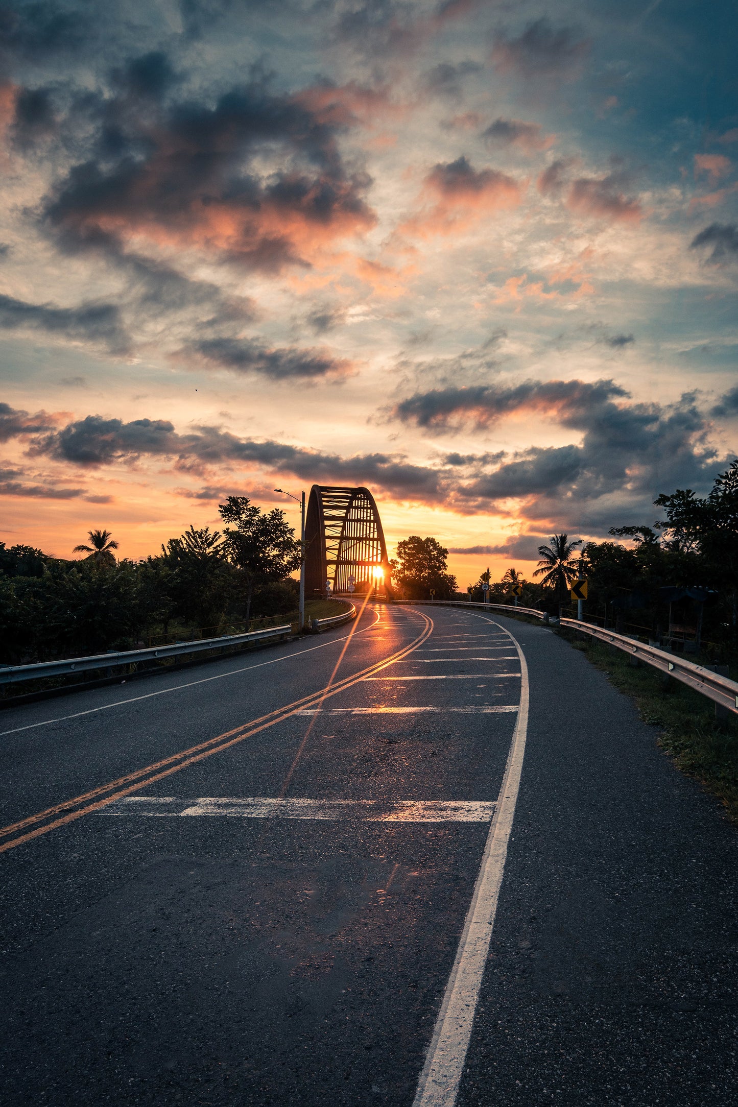 Atardecer al puente